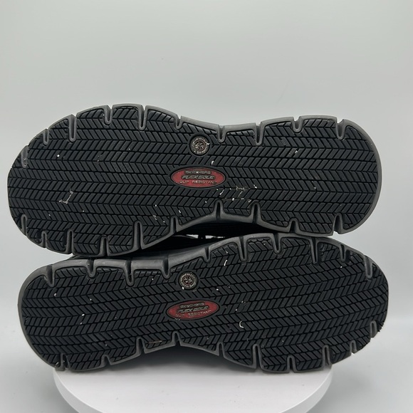 SKECHERS Women’s Lightweight Alloy Toe Safety Work Shoe, Size 7 - Picture 6 of 8